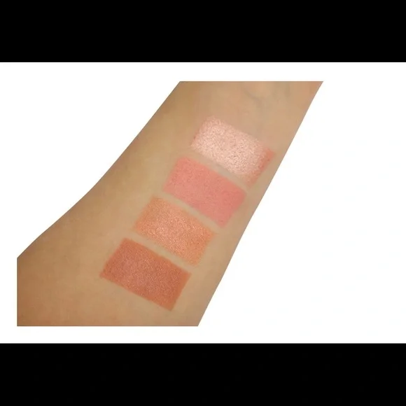 Seraphine Botanicals Happy Hibiscus Blush Pallette - Picture 4 of 5